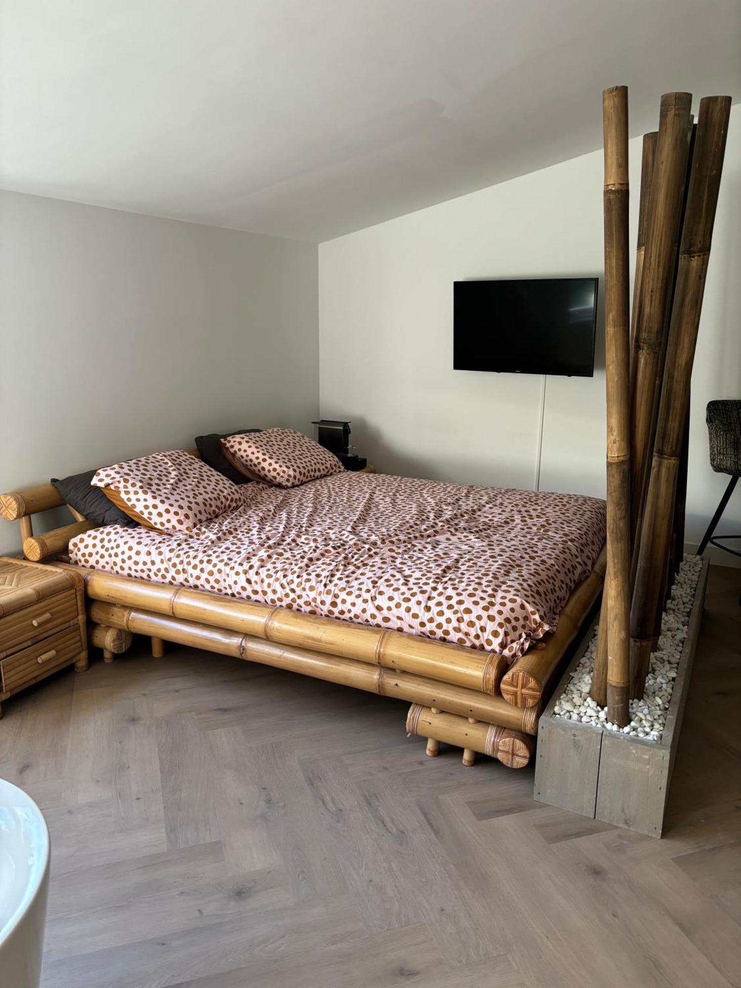 Bamboe Suite Bentveld Met Ligbad En Gratis Parkeren Eksteriør billede
